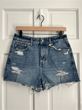 NWT Lovers & Friends Distressed Denim Shorts Size 27